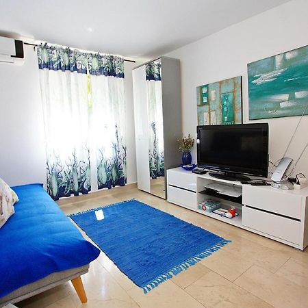 Apartment Zorica Supetar Bagian luar foto