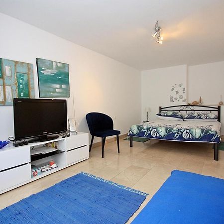 Apartment Zorica Supetar Bagian luar foto