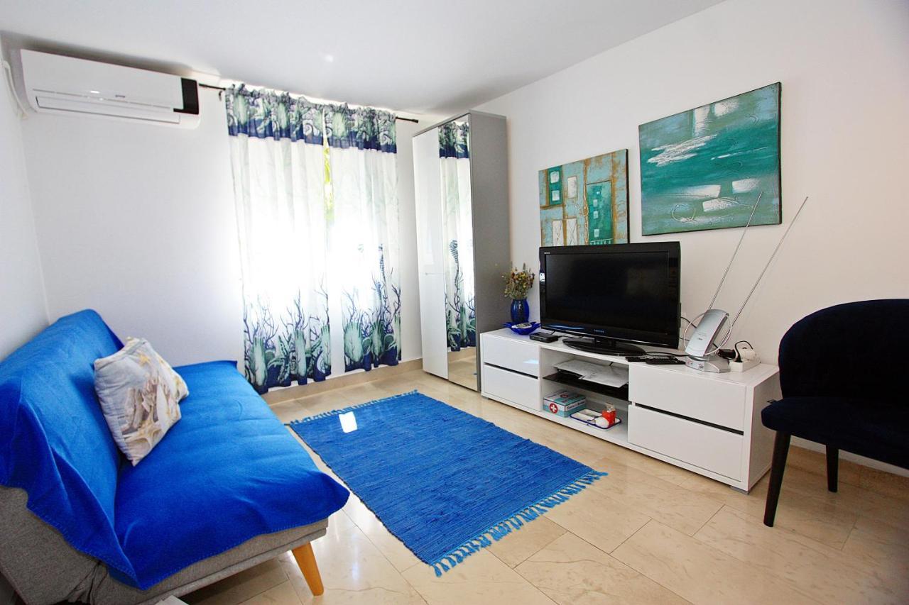 Apartment Zorica Supetar Bagian luar foto
