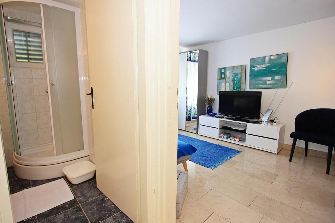 Apartment Zorica Supetar Bagian luar foto