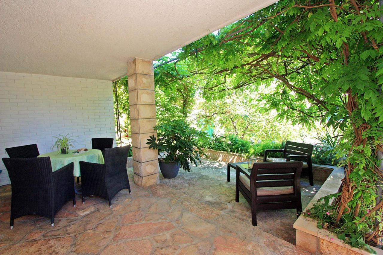Apartment Zorica Supetar Bagian luar foto