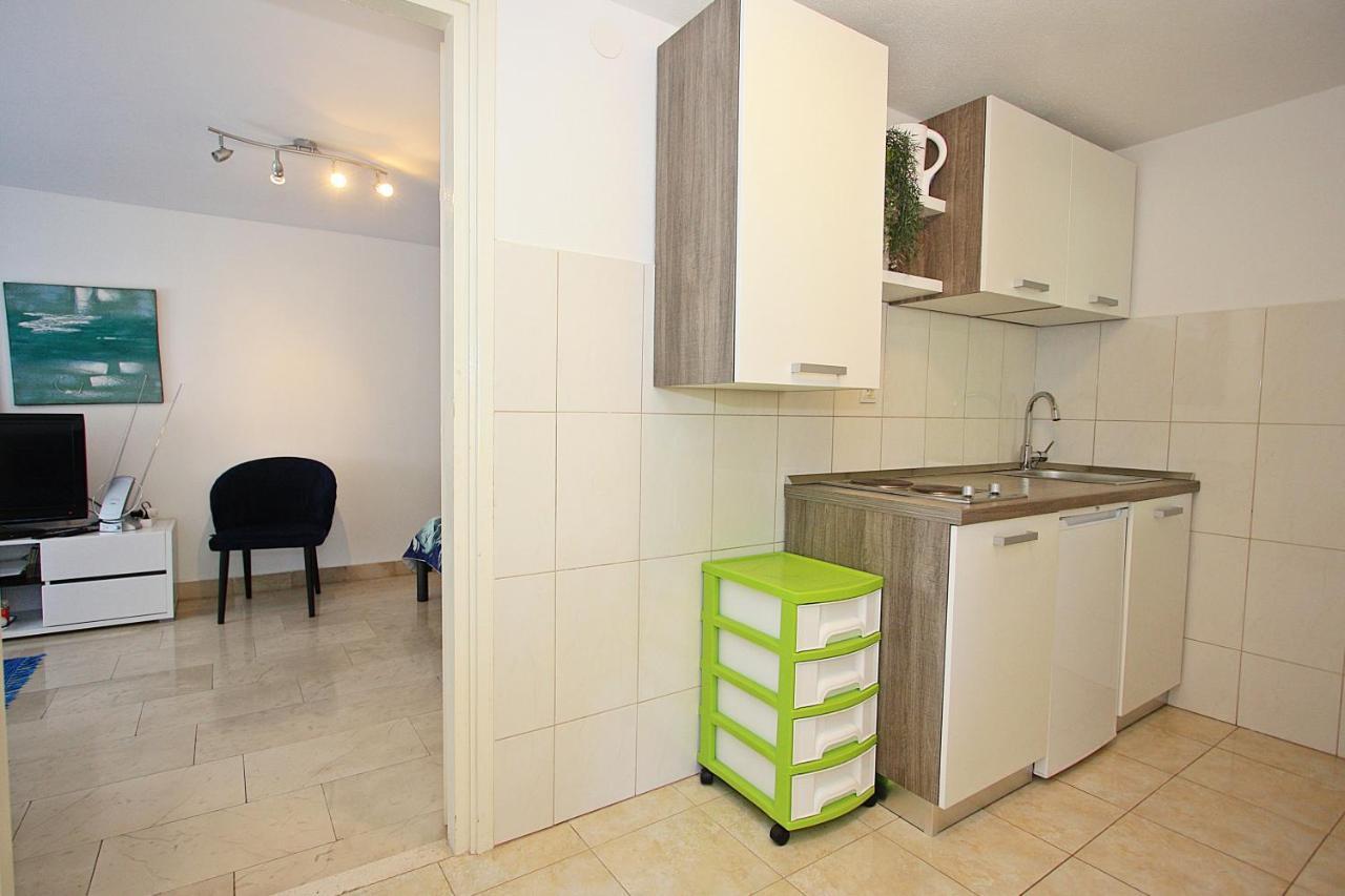 Apartment Zorica Supetar Bagian luar foto