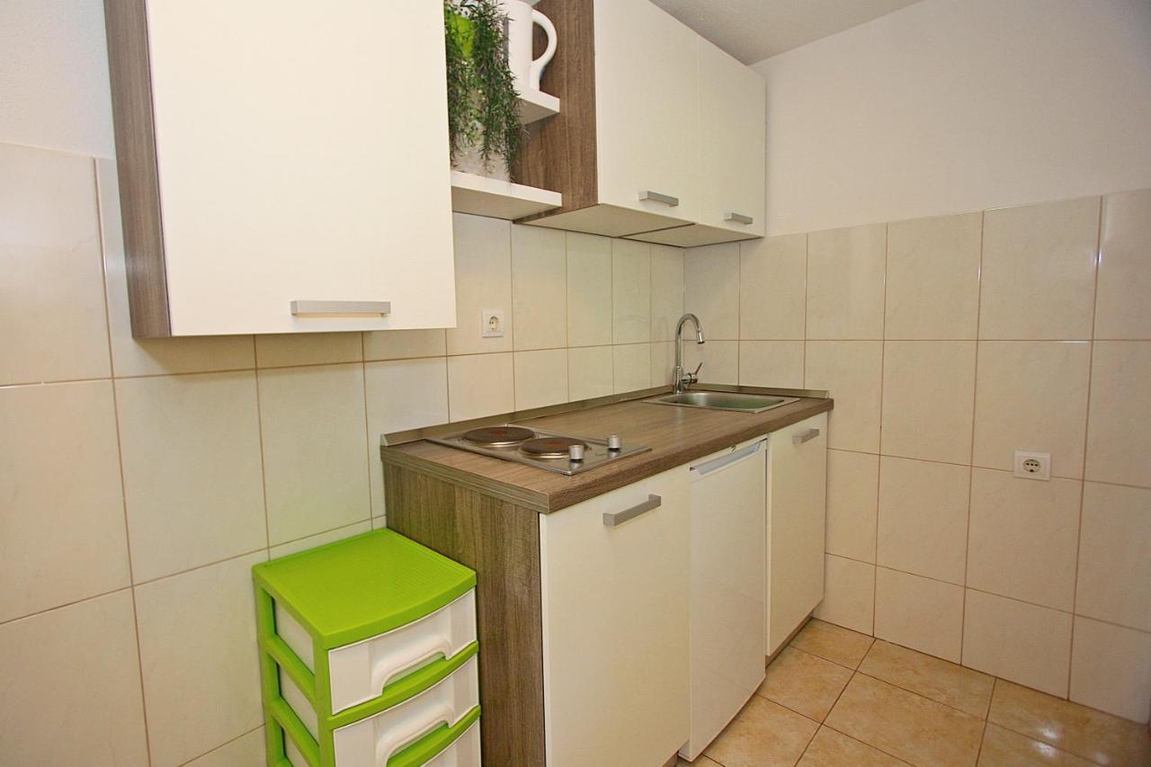 Apartment Zorica Supetar Bagian luar foto