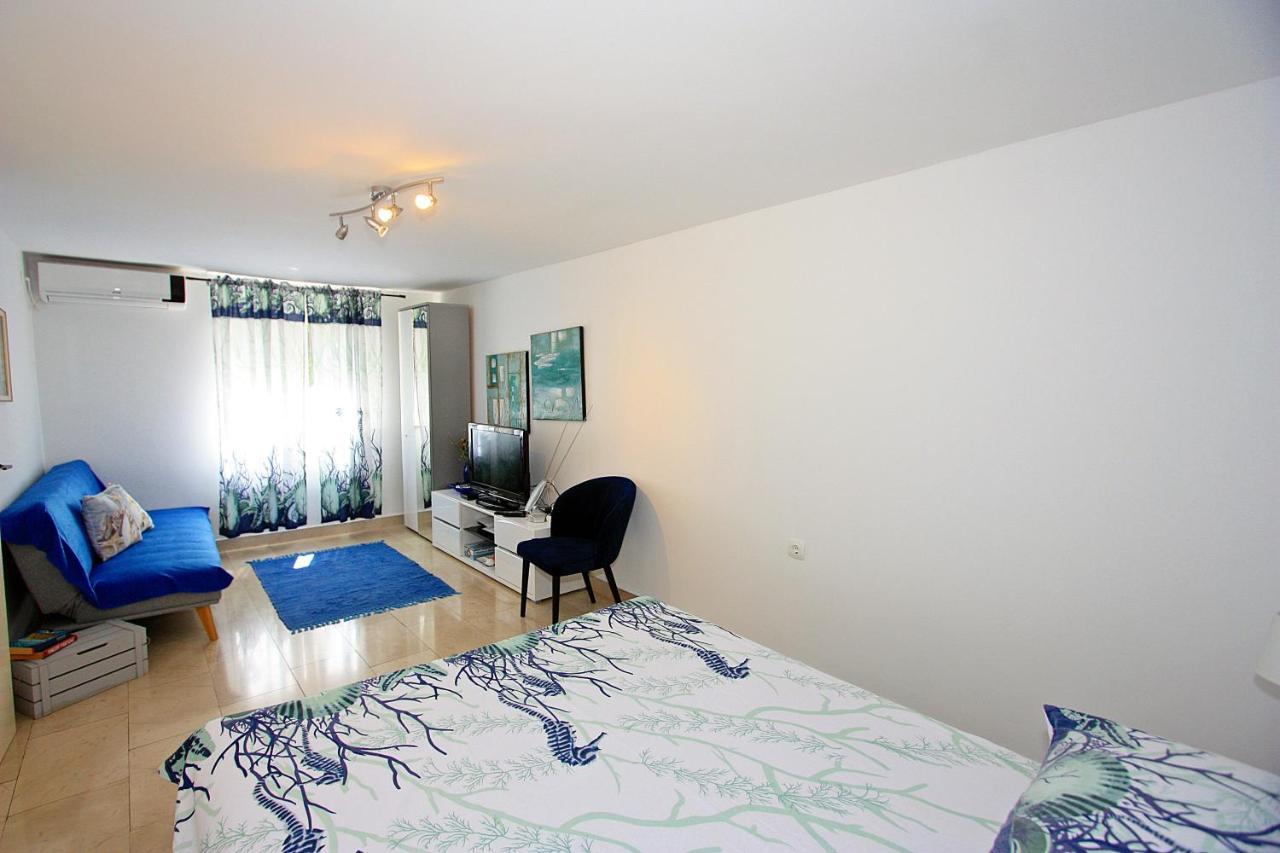 Apartment Zorica Supetar Bagian luar foto